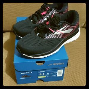 Brooks Women's sneakers size 8.5